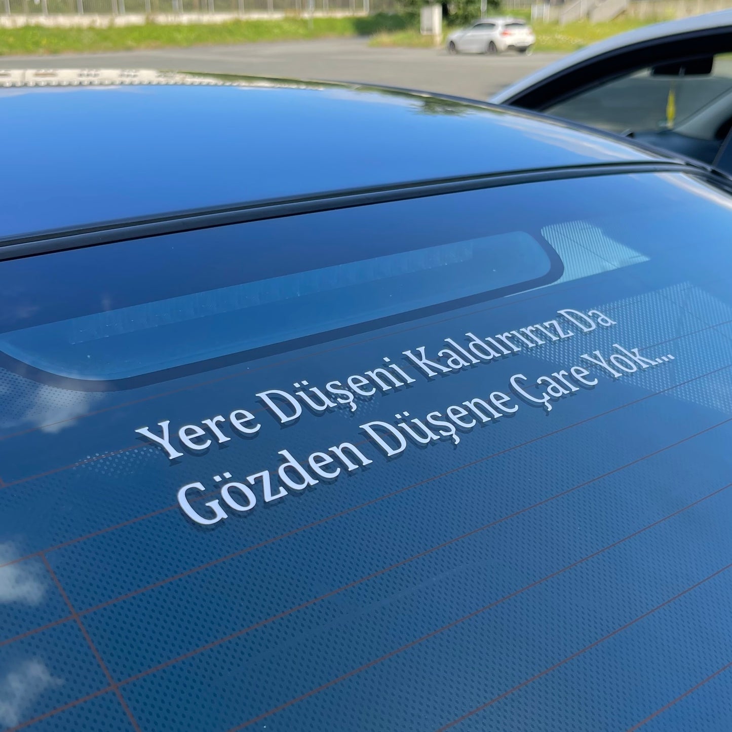 YERE DÜSENI KALDIRIRIZ DA GÖZDEN DÜSENE CARE YOK… (4cmx28cm) - carstickz